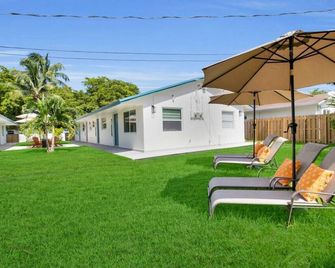 Lokal Rental 2ab - Tropical Villa Near Downtown - פורט לודרדייל - פטיו