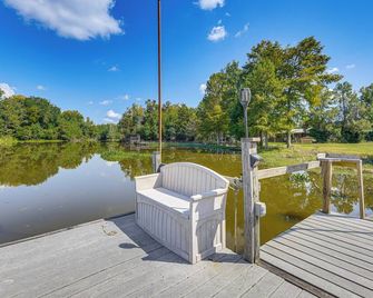 Alabama River Retreat Dock, Fire Pit, Gr - Camden - Outdoors view