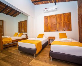 Hotel San Sebastian del Tonusco - Santa Fe de Antioquia - Schlafzimmer