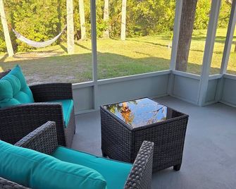 Great accomodation within walking distance of Port Richey atractions. - Port Richey - Balkon