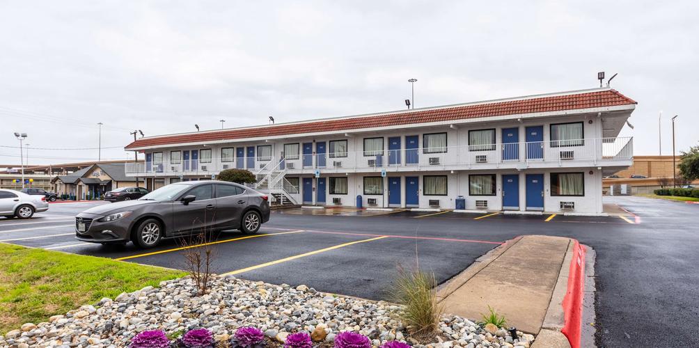 Motel 6 North Richland Hills, TX $53 ($̶5̶3̶). North Richland Hills