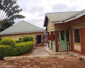 Palm Gardens Hotel - Masindi - Edificio