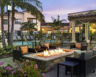 Courtyard by Marriott Santa Barbara Goleta - Goleta - Patio