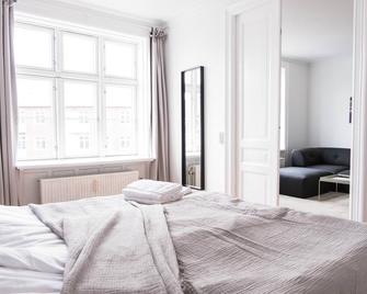 Beautiful 2-bedroom apartment with a private balcony in Nørrebro - 74 - Copenhagen - Bedroom
