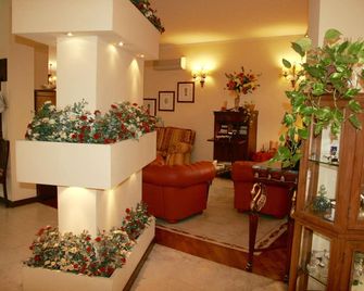 هوتل إليساندرو ديلي إسبينا - بيسا - ردهة