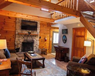 Cumberland - by The Chalets - Logan