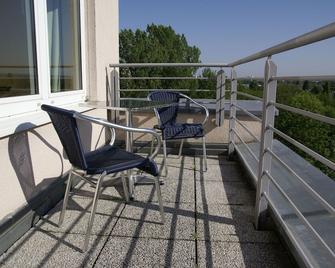 Hotel Am Weberplatz - Dresden - Balcony