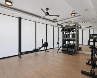 Heart of SoCo 2BR and 1BR King Suites with Free Parking, Pool, and Laundry Center - Ώστιν