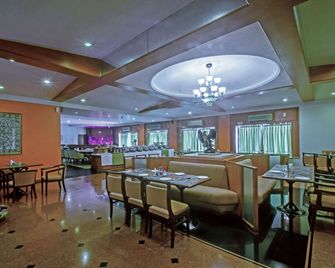 Quality Inn Regency - נשיק - מסעדה