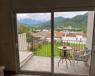 El Niu Del Volca - Olot - Balcony