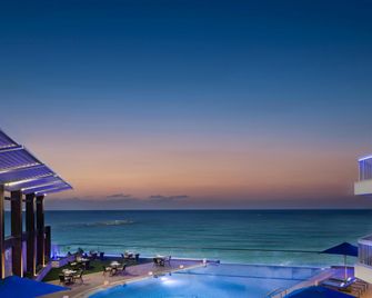 Hilton Alexandria Corniche - Aleksandria - Uima-allas