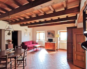 Fattoria di Belvedere apartment Il Leccio overlooking the Castle of Poppi - Poppi - Sala pranzo