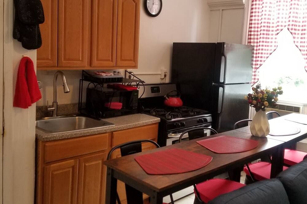 Get comfy at Palmetto Guest Suite - ברוקלין - מטבח