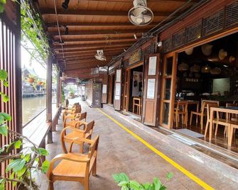 Thanicha Resort Amphawa - Amphawa - Patio