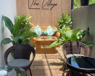 The Village Poshtel - Ban Khlong Muang - Patio