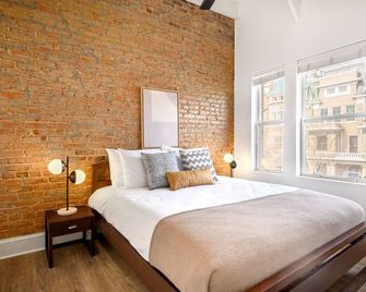 Ample Dupont Circle 2br Nr. U Street & Adam's Morgan, By Blueground - Washington, D.C. - Bedroom