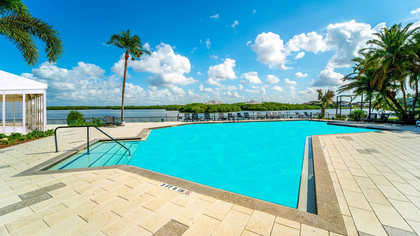 DoubleTree by Hilton Tampa Rocky Point Waterfront