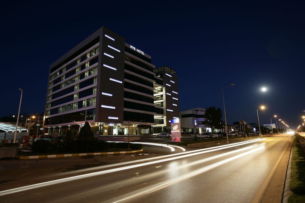 فندق آر واي أس