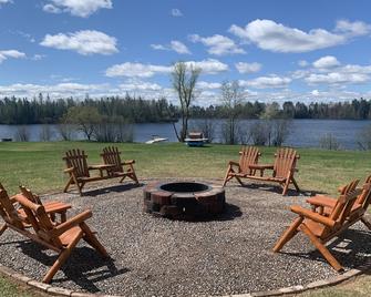 Beautiful Lake House On Atv/Utv/Snow Trails! Your Northwoods Adventure Awaits! - Mercer - Patio