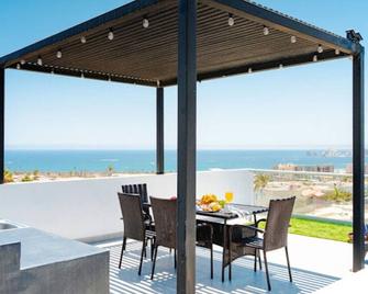 New! 2 BR Condo in El Tezal with Private Roof Top! - San José del Cabo - Balcón