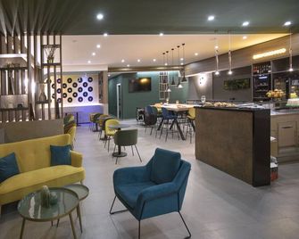 Moody smart & comfy Hotel - Terranuova Bracciolini - Aankleding