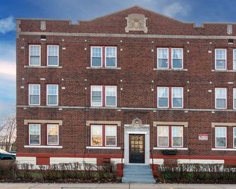 The Jazz Suite B1 - Hartford - Building
