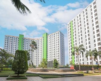 Hotel O Ciputat Near Apartment Green Lake View Ciputat - Pamulang - Edificio