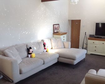 Fellside luxury suite Ambleside With shared Riverside Garden - Grasmere - Living room