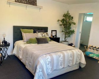 Studio 22 . - New Plymouth - Bedroom