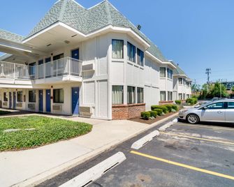 موتل 6 شيلر بارك، إلينوي - شيكاجو أوهير - شيلر بارك - مبنى