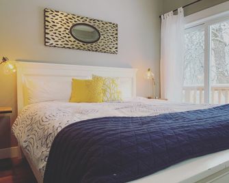 Joanna Gaines would stay here! - Sandpoint - Bedroom