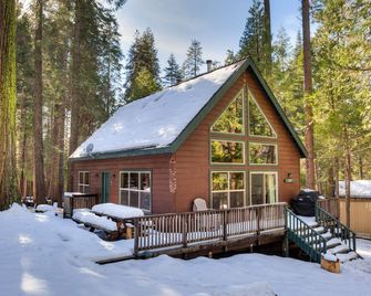 (7S) Wawona Chalet at The Redwoods In Yosemite - Wawona - Building