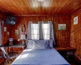 Cabin #4 - Gone Fishin' - Cadillac - Bedroom