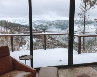 Modern Mountain Getaway with Panoramic Canyon Views - Foresthill - Balcony