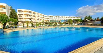Sovereign Beach Hotel - Kardamena - Pool