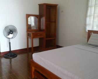 Palm Village Guesthouse - Siquijor - Habitación