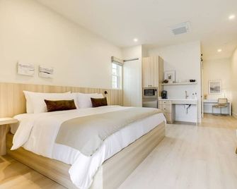 Casa De La Vina, a ZenStay Hotel - Santa Barbara