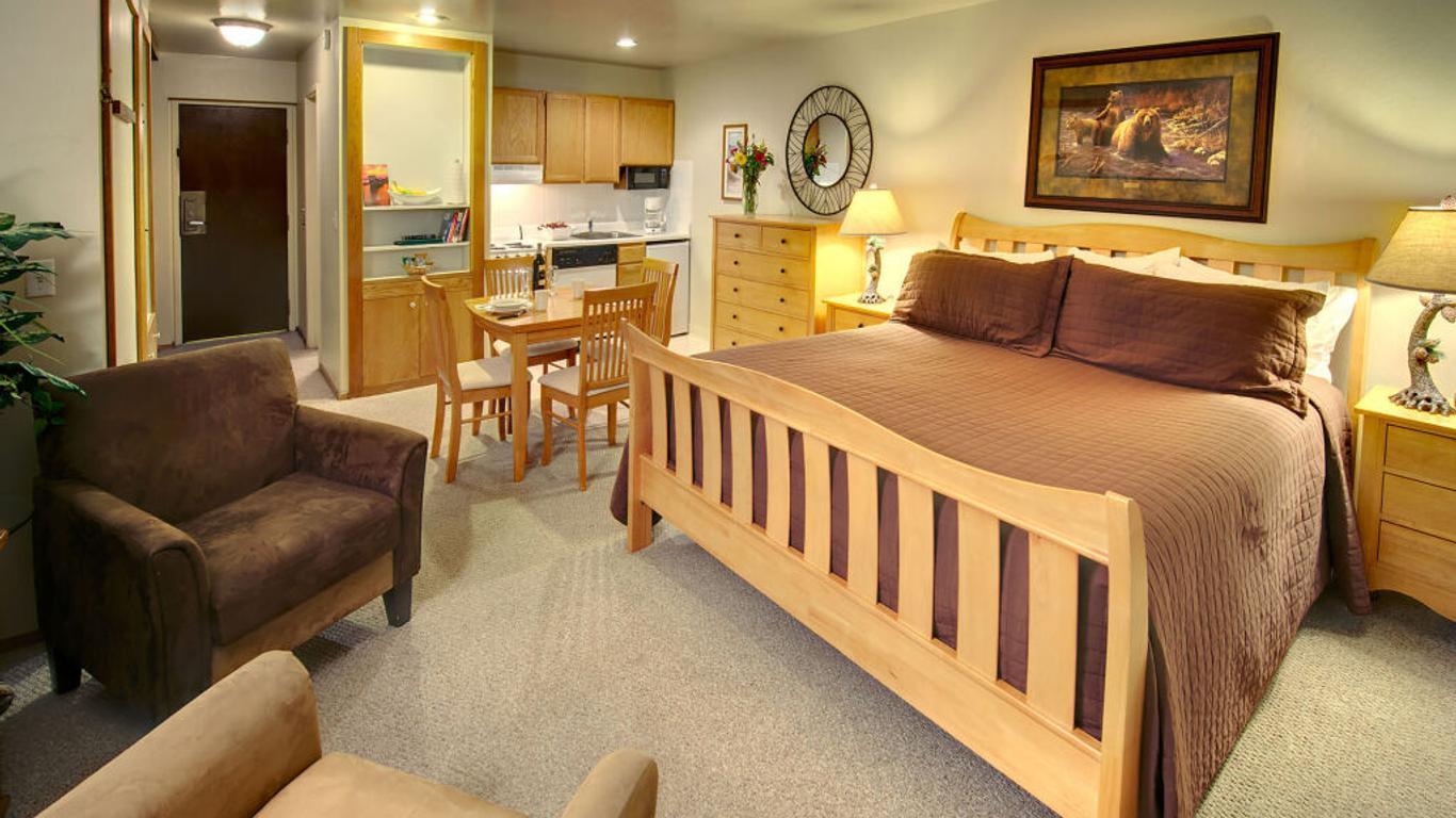 Lakeland Village By Heavenly