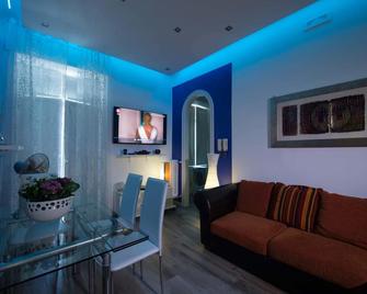 City center apartment within walking distance of Montevergine Abbey - Avellino - Soggiorno