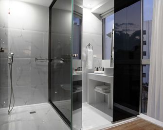 B4B Athens Signature Hotel - Atenas - Baño
