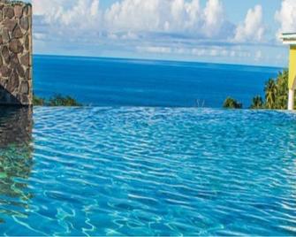 Atlantique View Resort and Spa - Anse Du Mé - Piscina