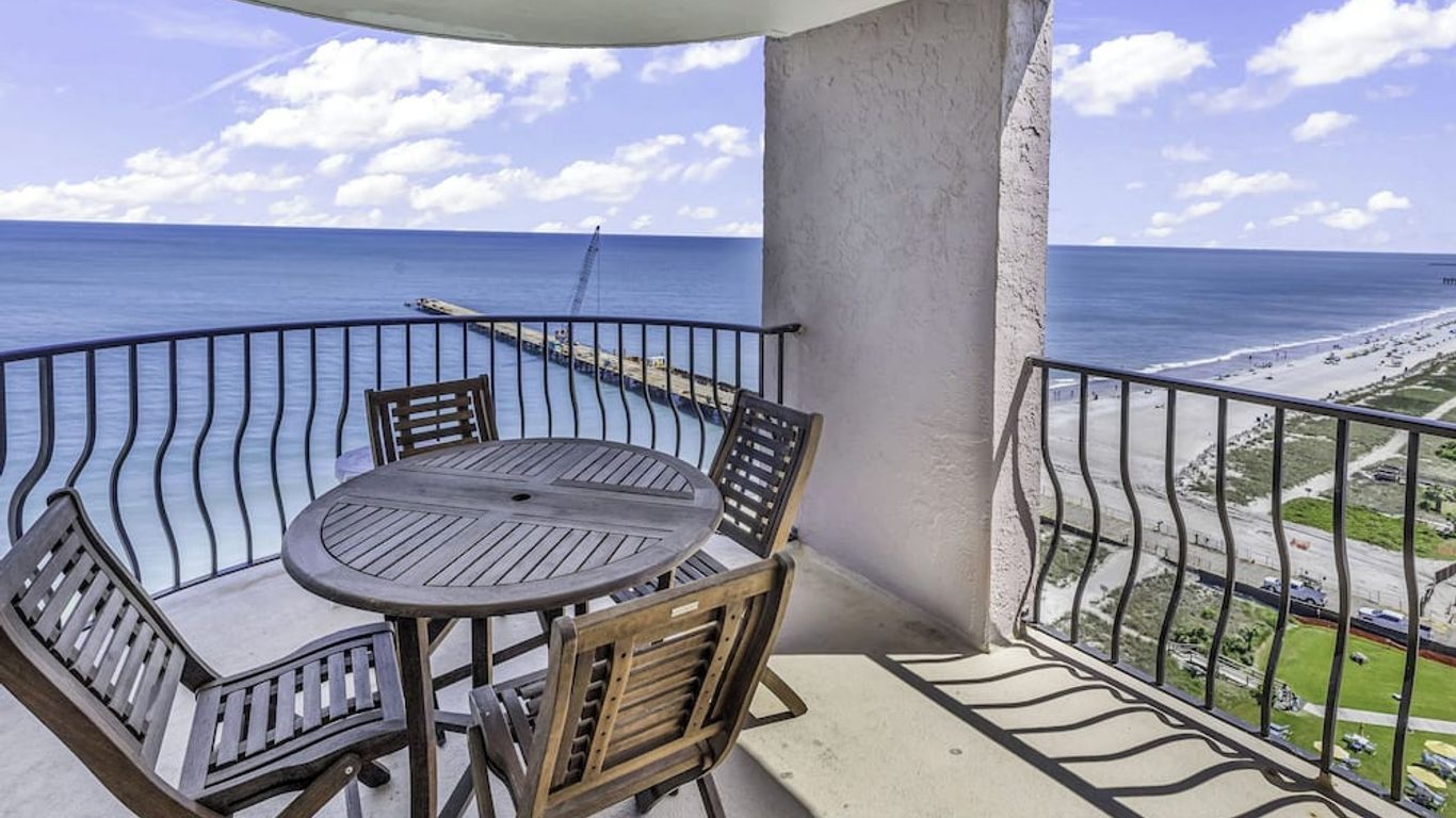 Palms Resort by Hosteeva