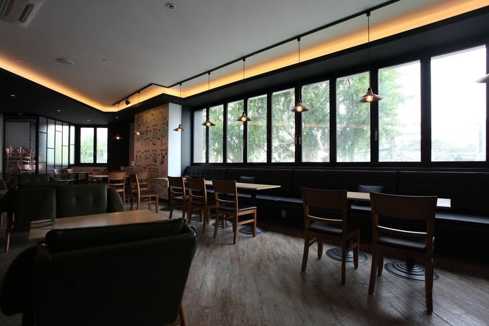 فاتيكا هوتل دونغدايمون