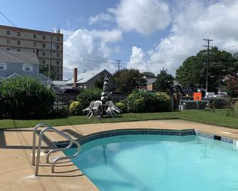 Macthrift Motor Inn - Virginia Beach - Pool