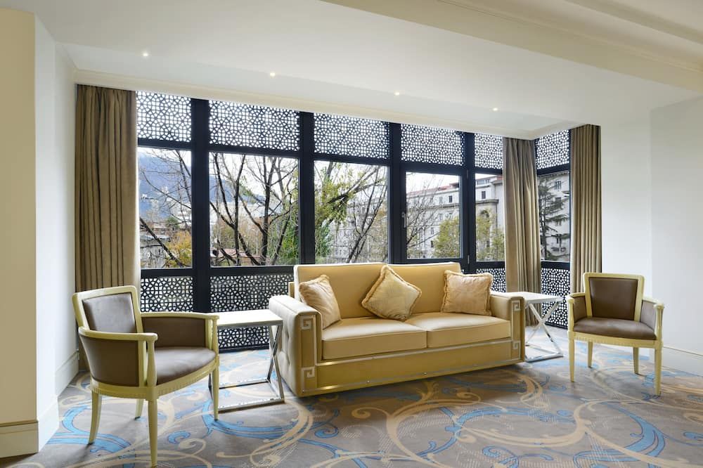 Ambassadori Hotel Tbilisi - טביליסי