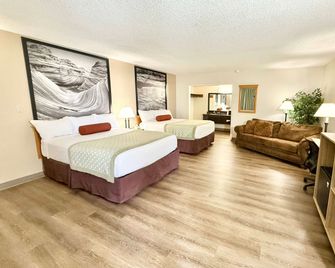 Super 8 by Wyndham Salina/Scenic Hills Area - Salina - Bedroom