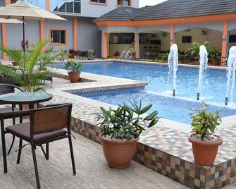 Warri Wetland Hotel - Warri - Piscina