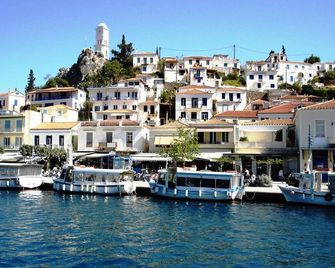 The Manessi City Boutique Hotel - Póros