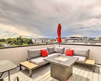 City Skyline Views Upscale Denver Townhome - Denver - Balcony