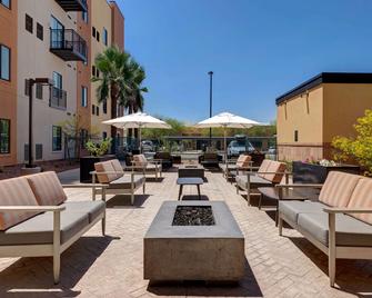 WaterWalk Extended Stay by Wyndham Phoenix N Happy Valley - Phoenix - Patio
